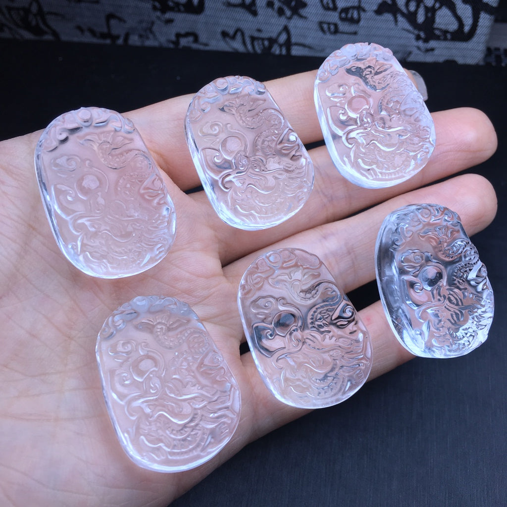 White crystal dragon pendant 💕 Specification 23.5mm ✨2910016133