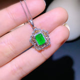 Pure natural Colombian emerald pendant, with a main stone size of 5 * 7mm1115450199